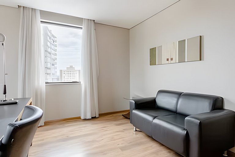 Flat espaçoso, localização privilegiada ap 1302