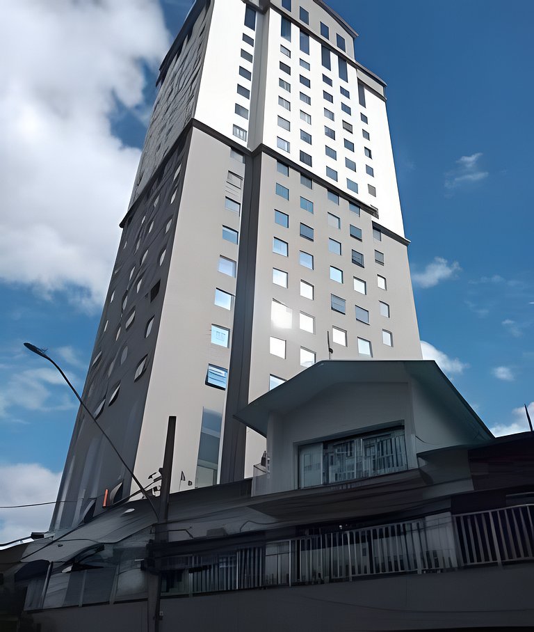 Flat espaçoso,c/copa localização privilegiada 1304