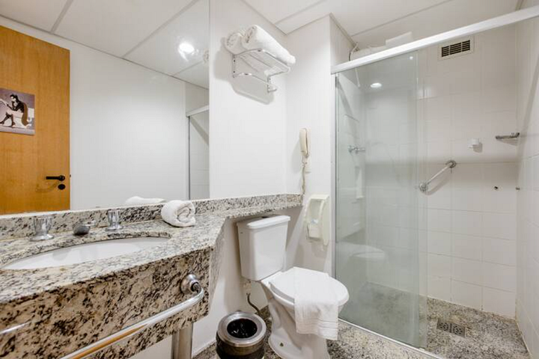 Flat espaçoso, localização privilegiada ap 1106